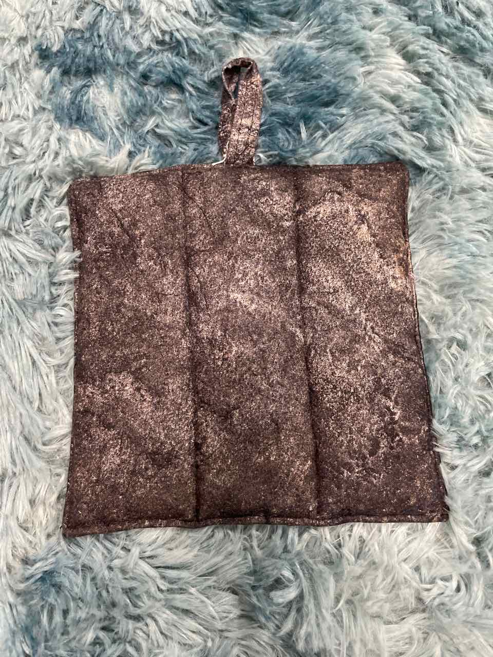 wine print pot holder