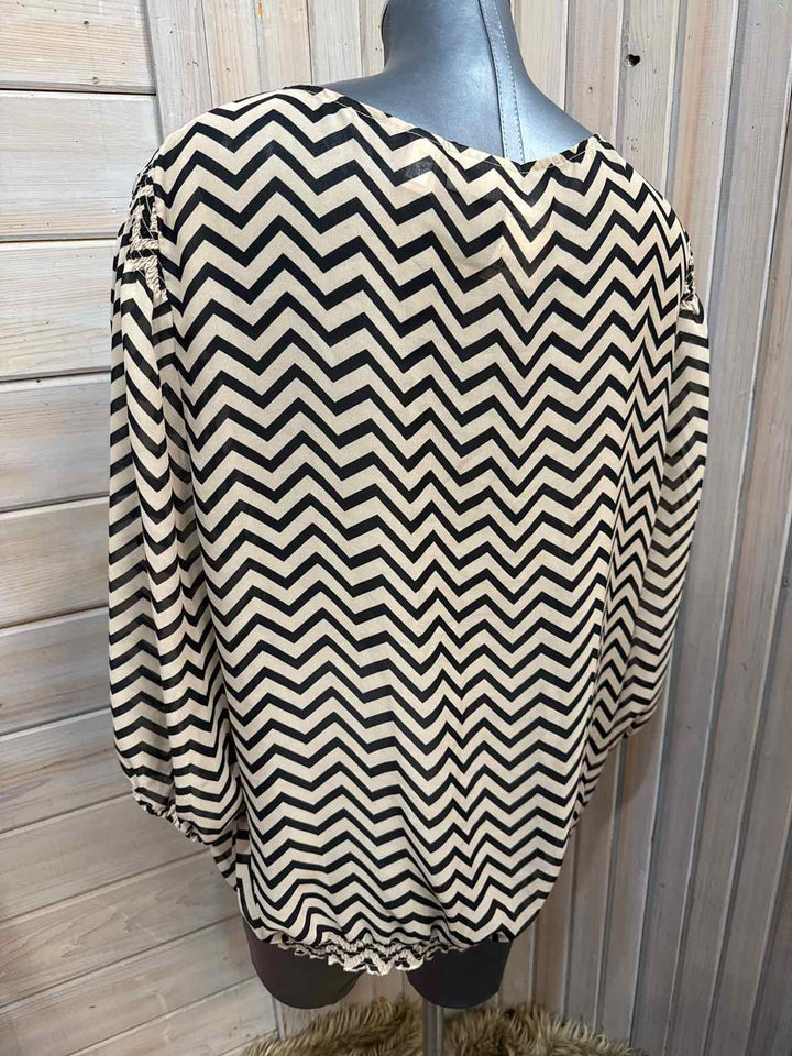 L - Chico's 3/4 Sleeve