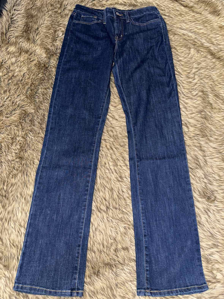 6 - Akhtar Textile Jeans