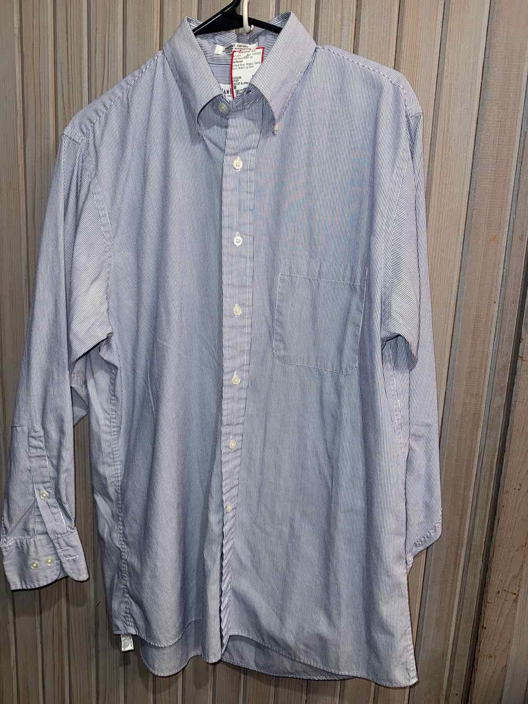 M - VanHeusen Long Sleeve Button Up