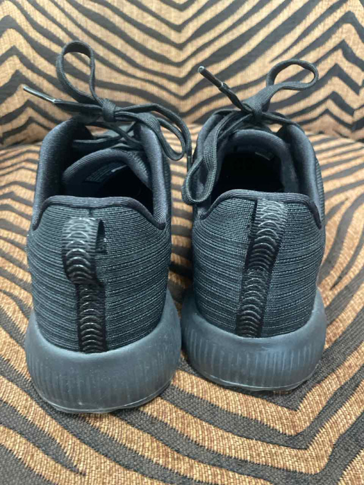 7.5 - Skechers Bobs Sneakers