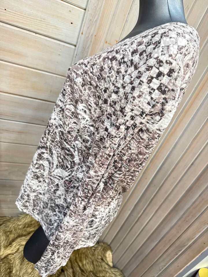 XL - Kavio Long Sleeve