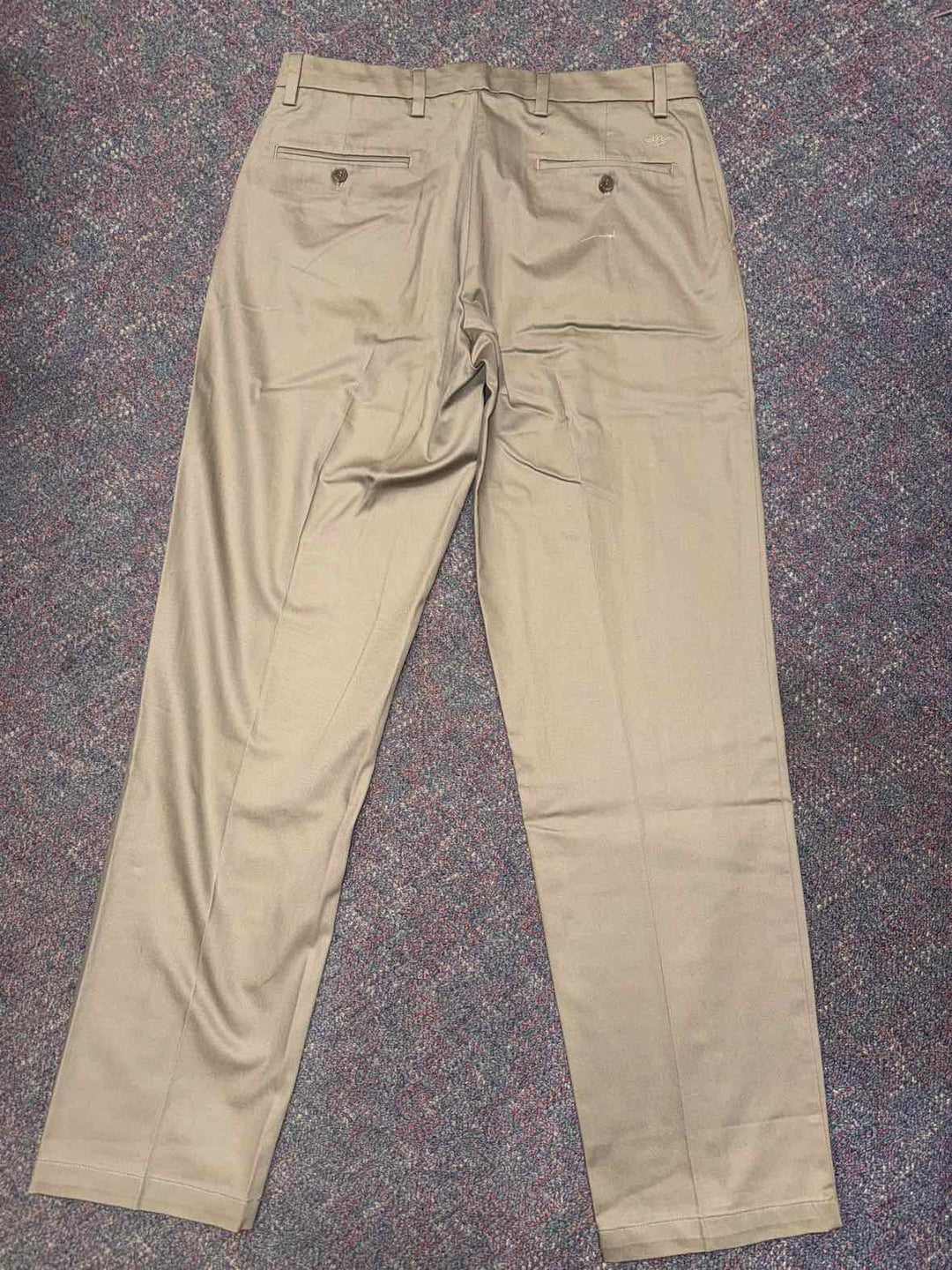34 - Dockers Slacks