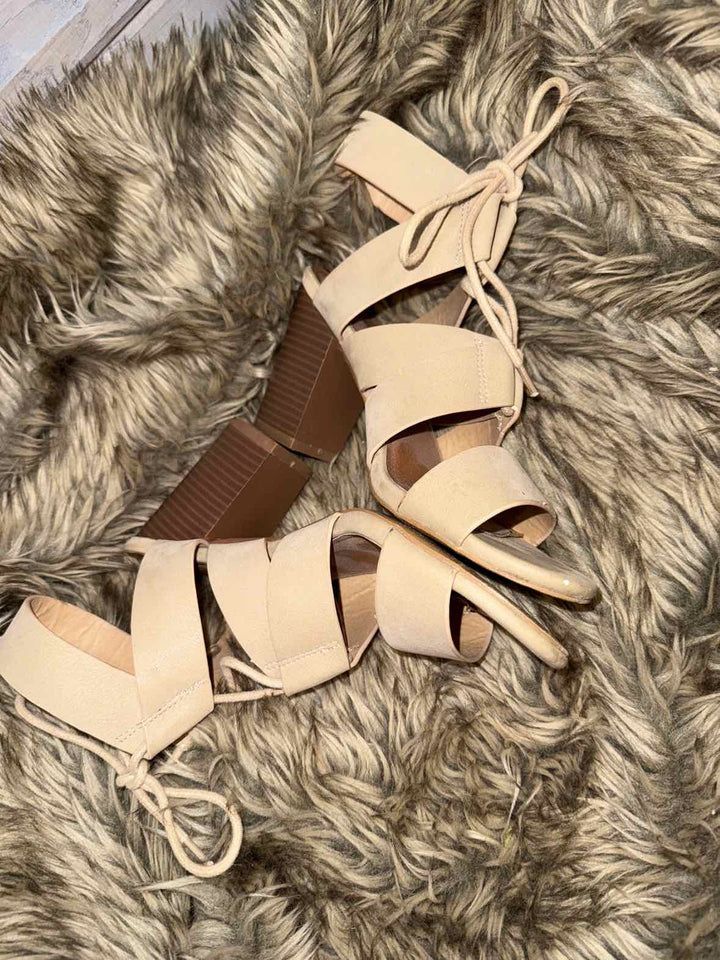 7 - Maurices Sandals