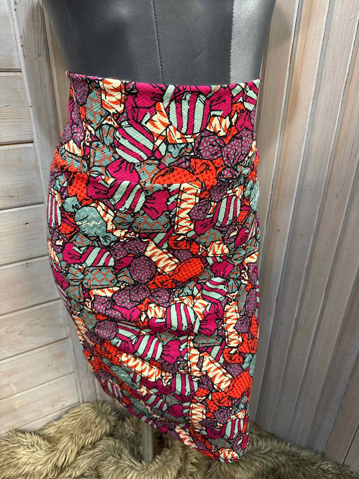 L - LuLaRoe Skirt