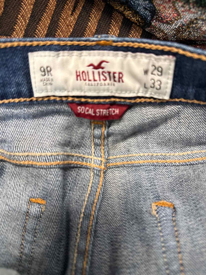 29/33 - Hollister Jeans