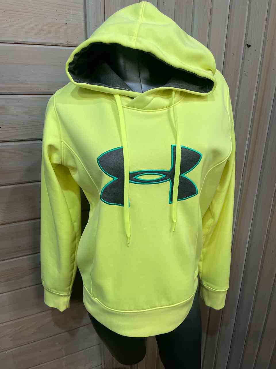 M - Under Armour Hoodie