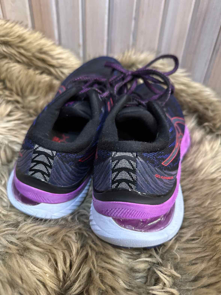 8 - Asics Sneakers