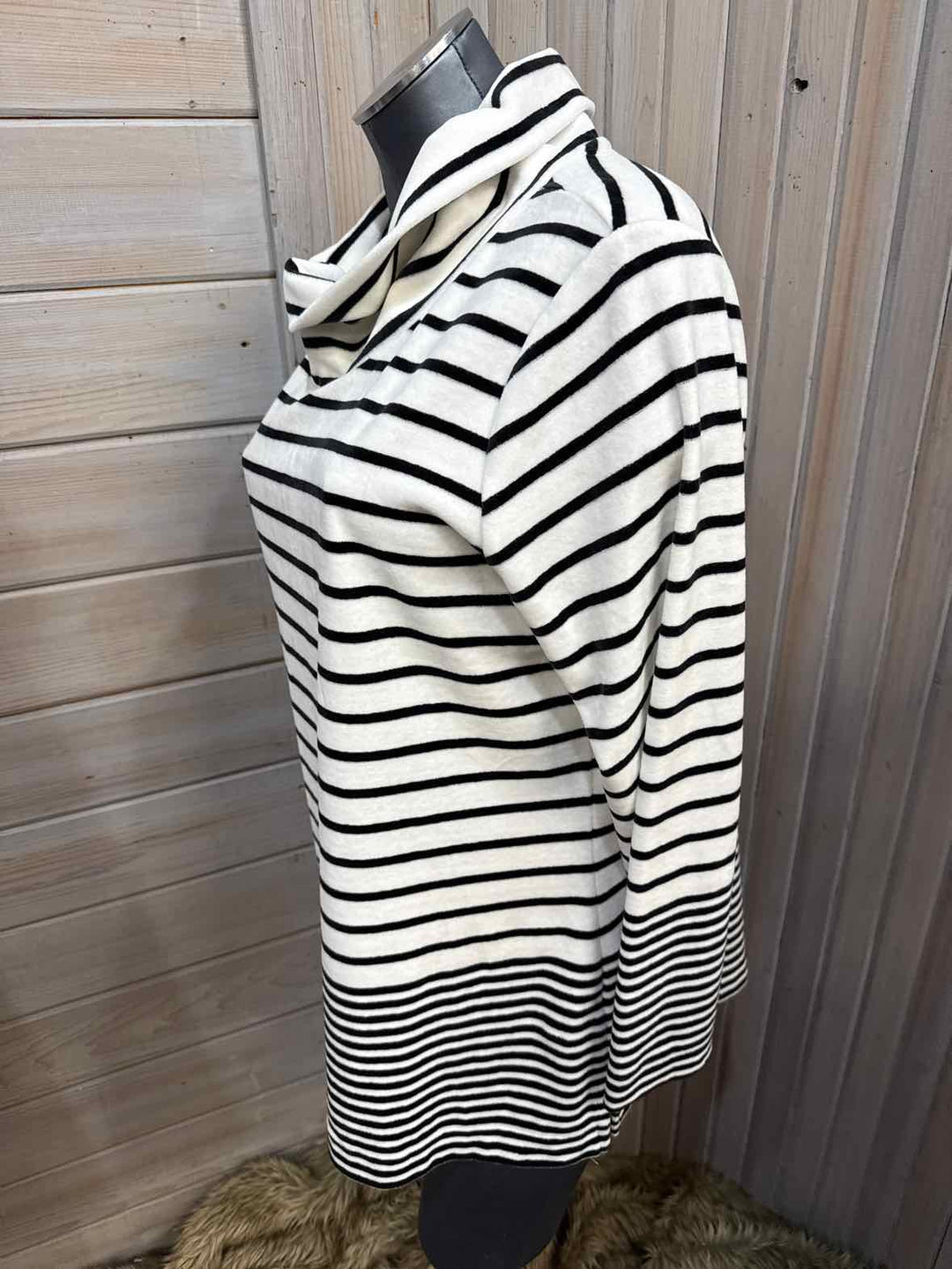 L - Appleseed's Sweater