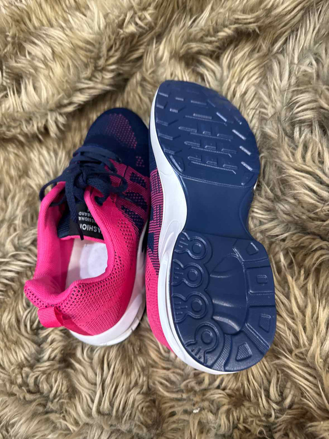 7.5 - Fashion Sneakers