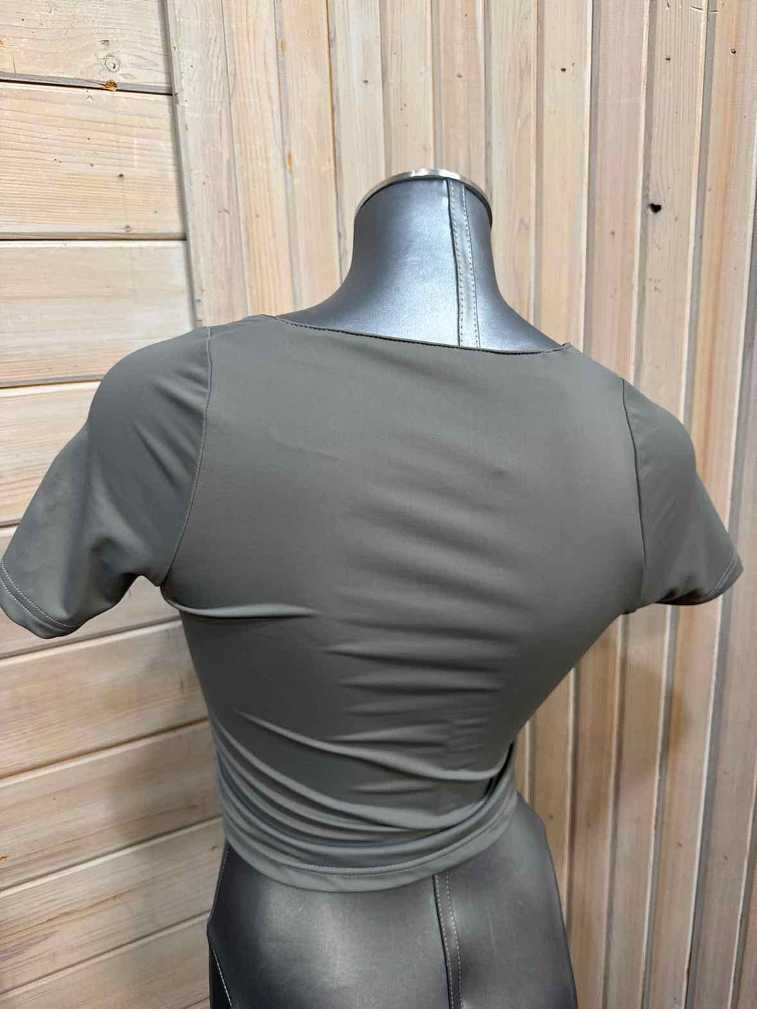 M - Dazy Crop Top