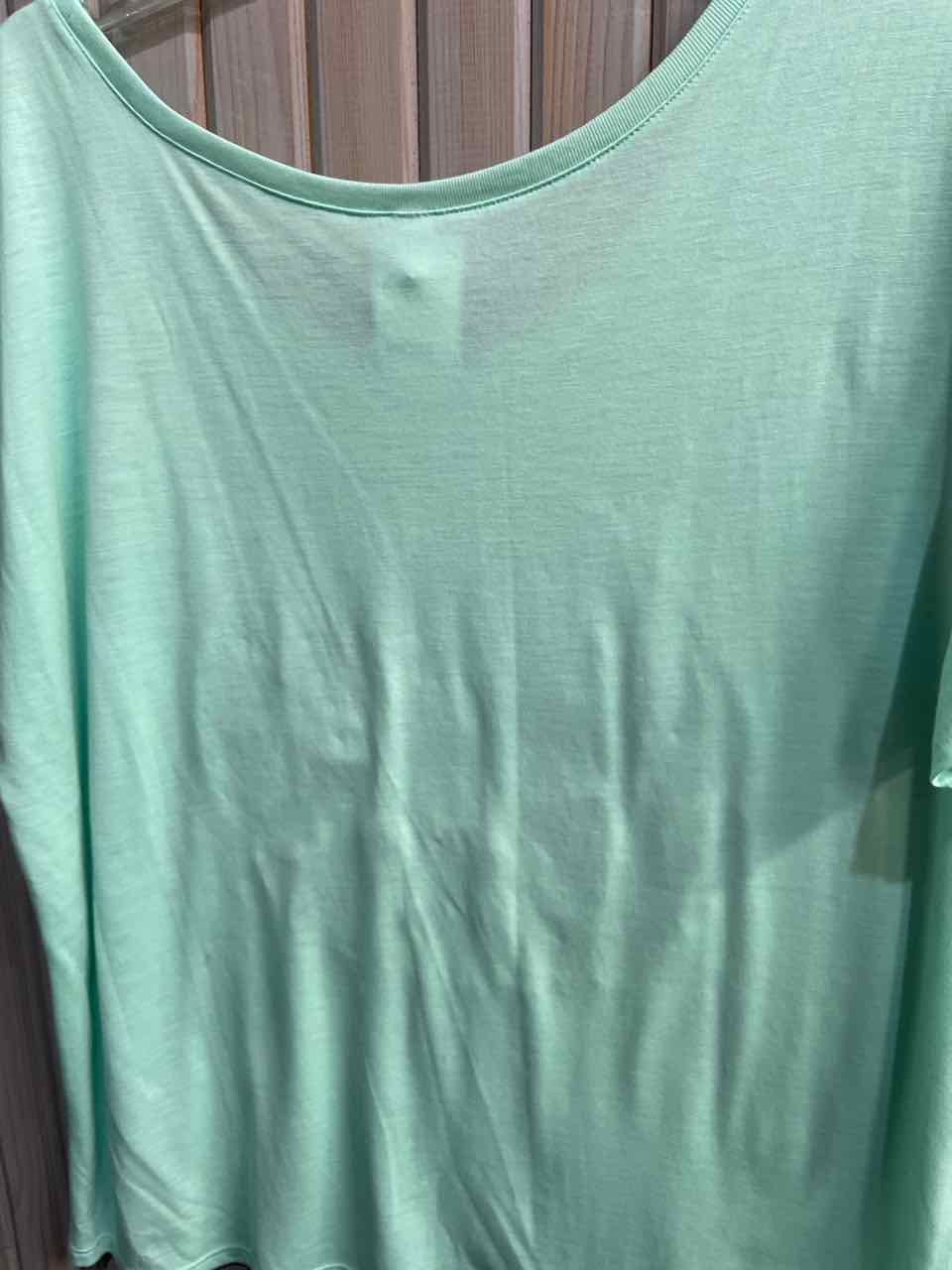 L - bella T-Shirt