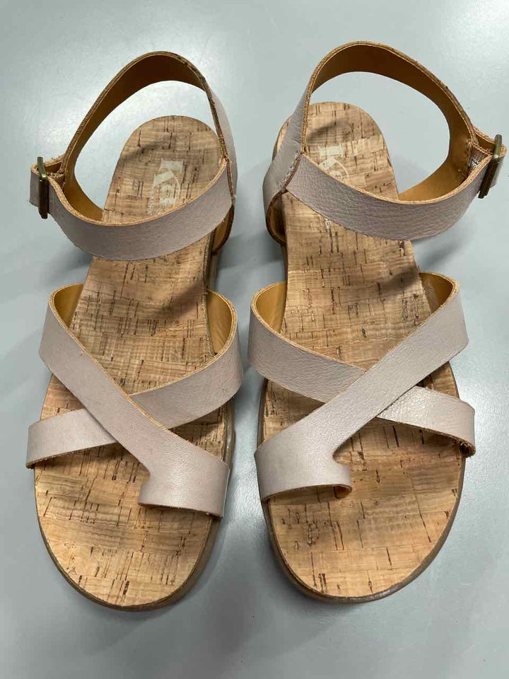 8 - Korks Sandals