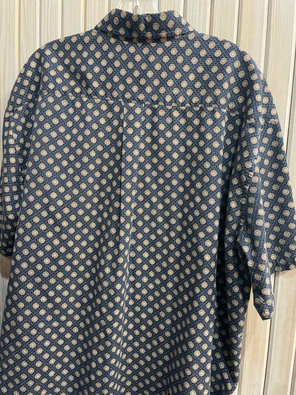 XXL - Dockers Button Down Shirt