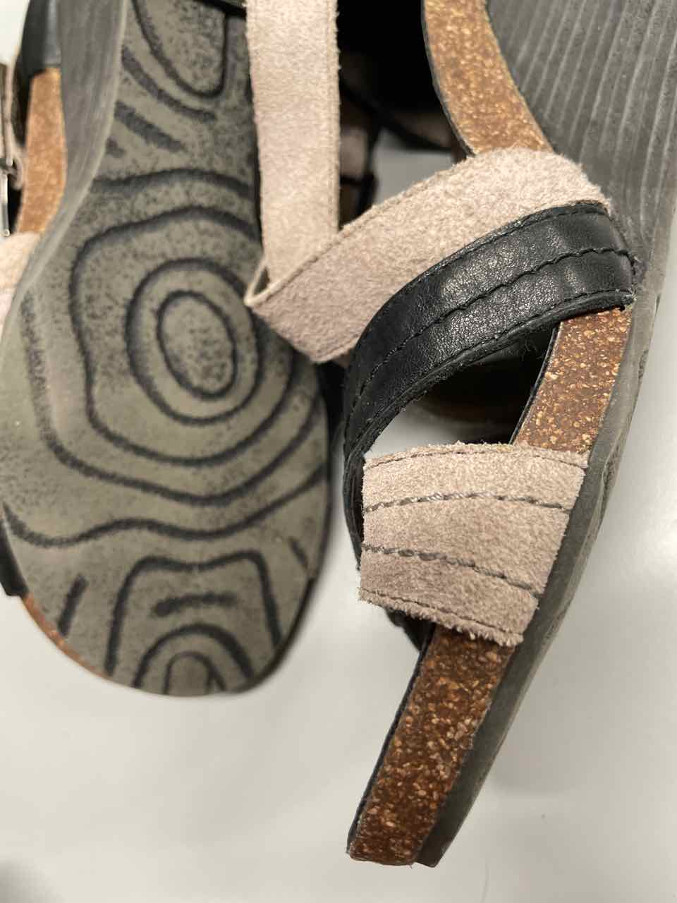 8.5 - OTBT Sandals